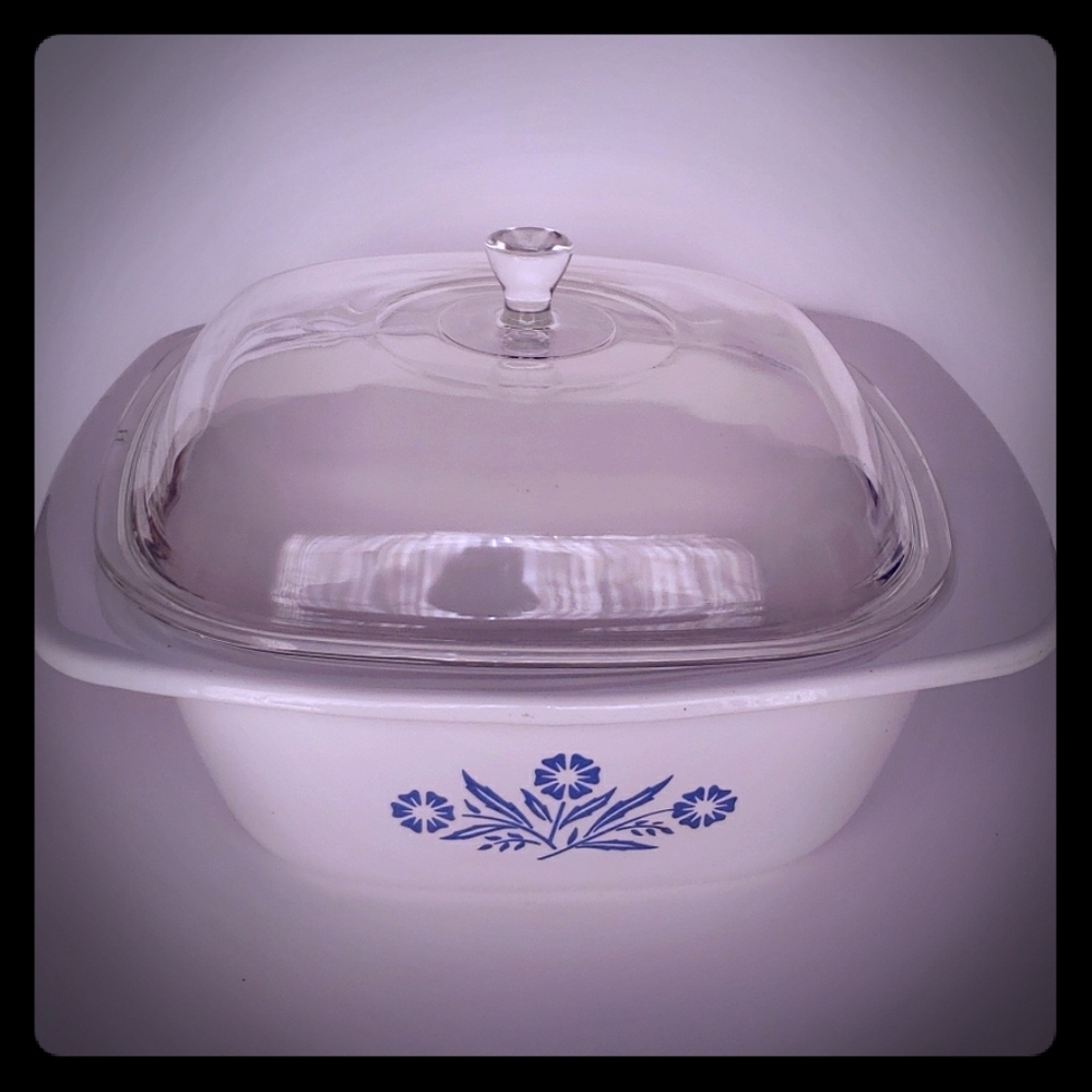 Corningware Dutch Oven with lid